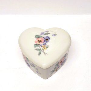 Russ Heart Shaped Trinket Box Porcelain #4935 Pansy Flower Made in Japan